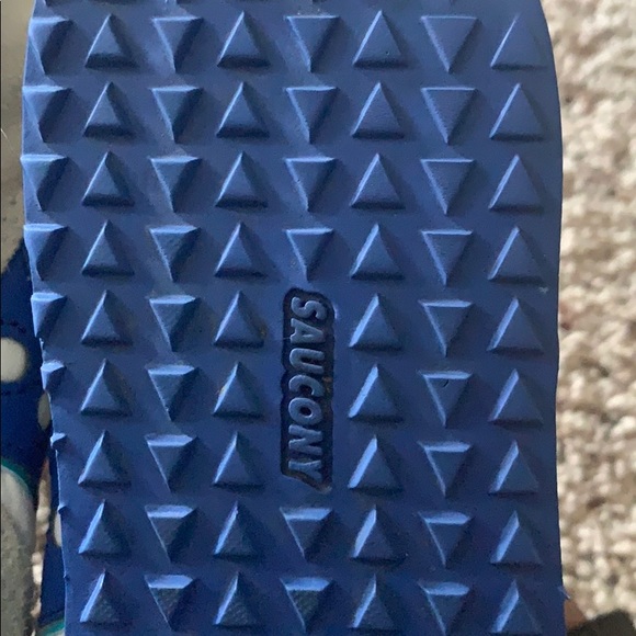 Saucony Sneakers - Picture 3 of 5